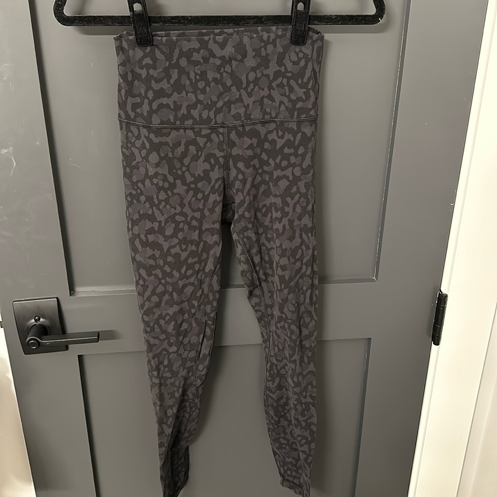Black and gray pattern Lululemon leggings